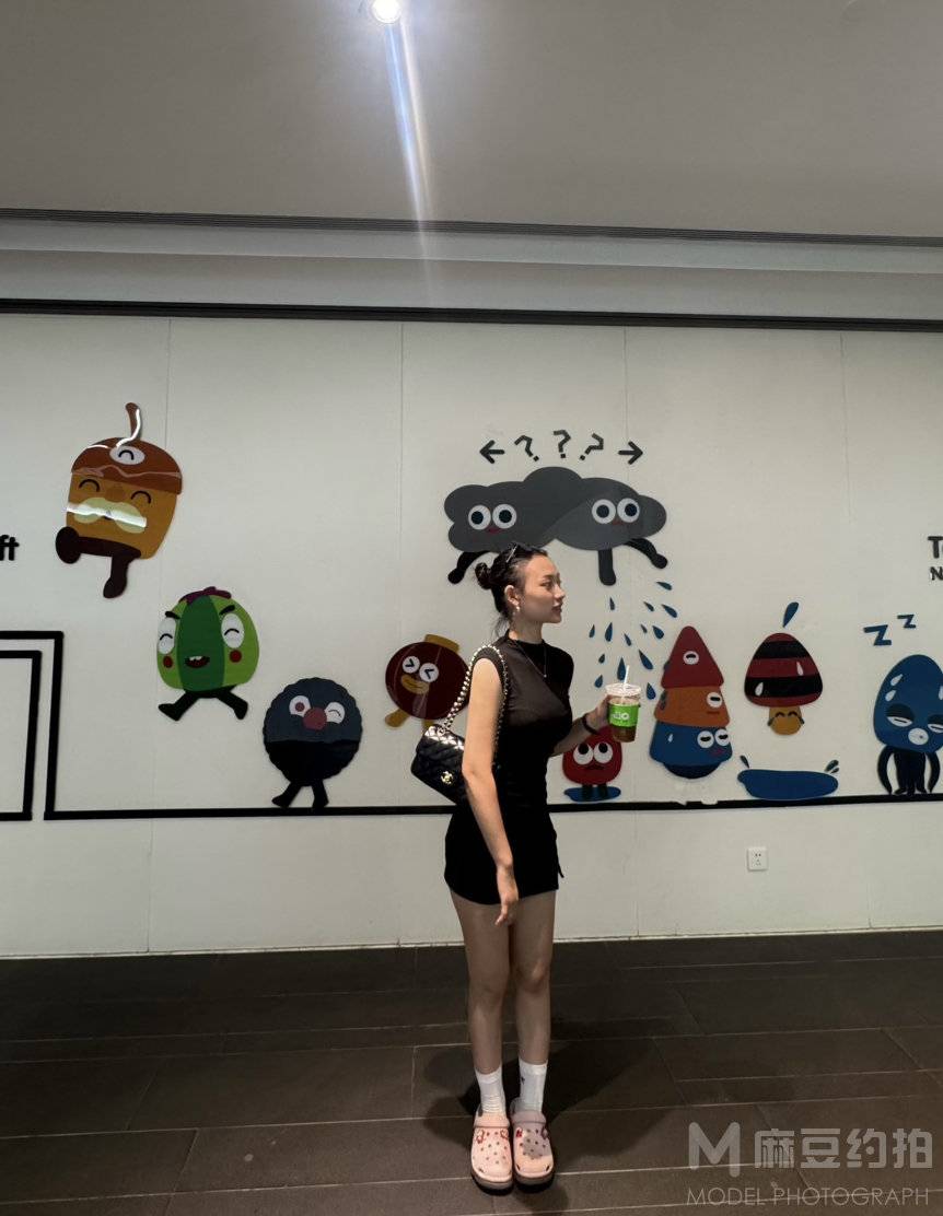 黑白模特