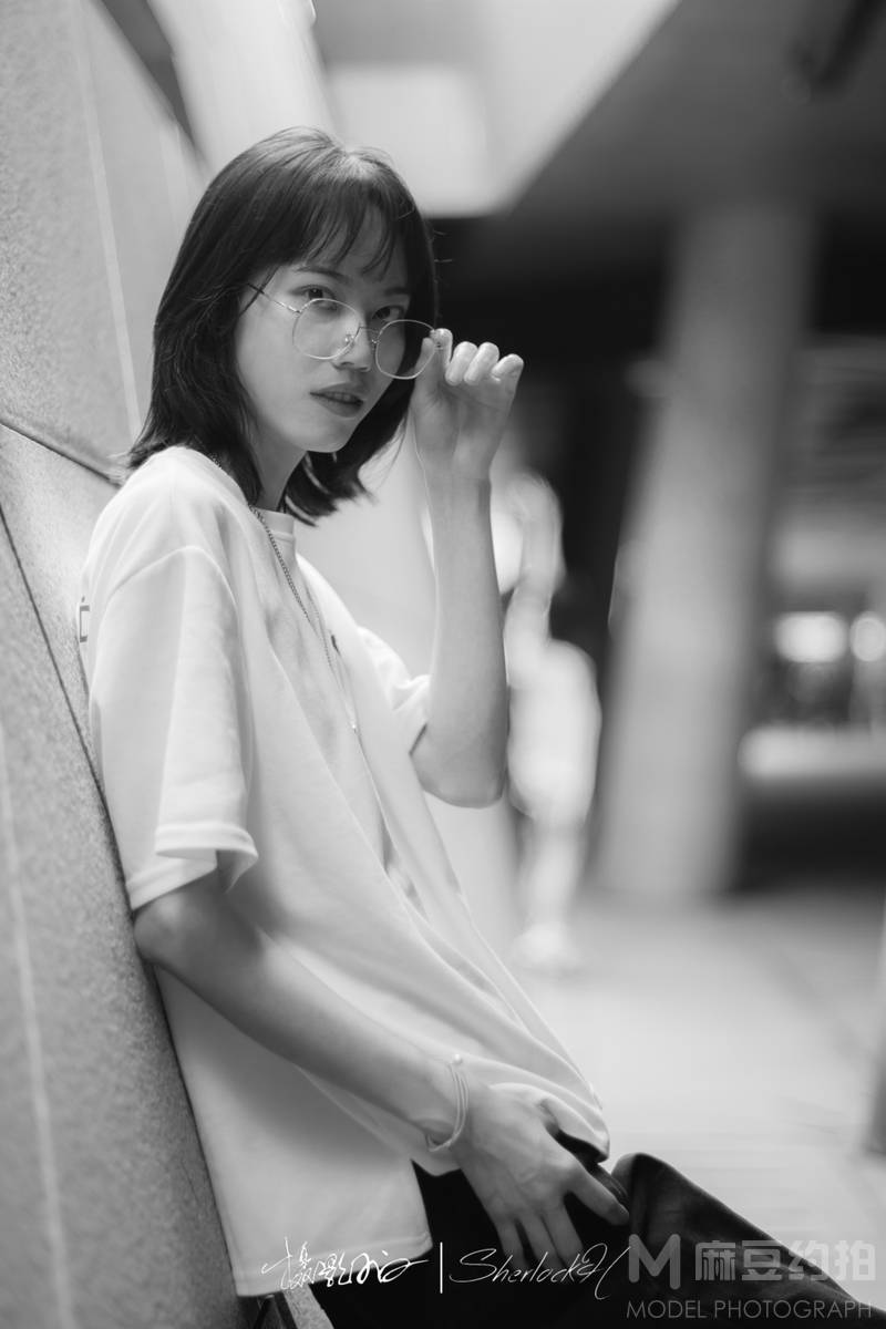 黑白模特