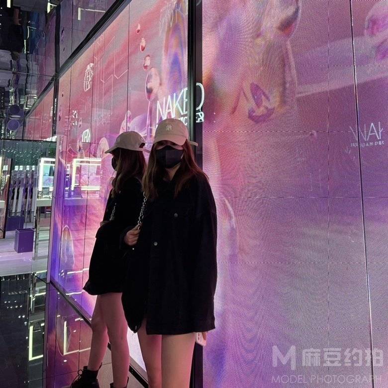 黑白模特