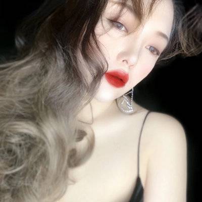 黑白模特