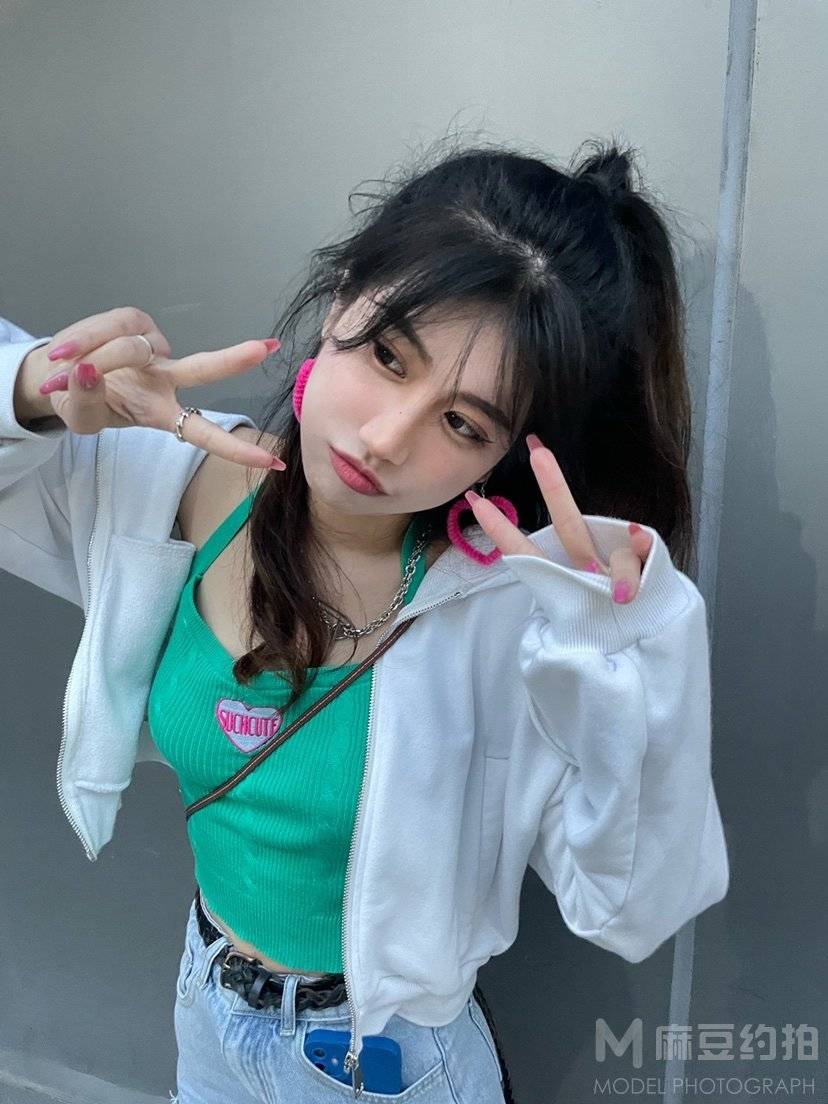 黑白模特