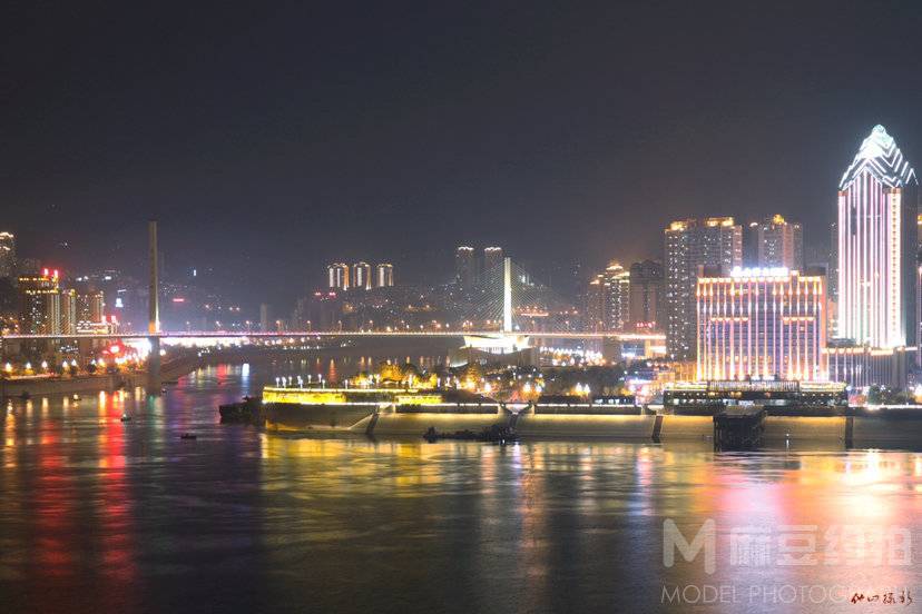 夜景模特