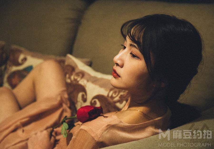 情绪模特