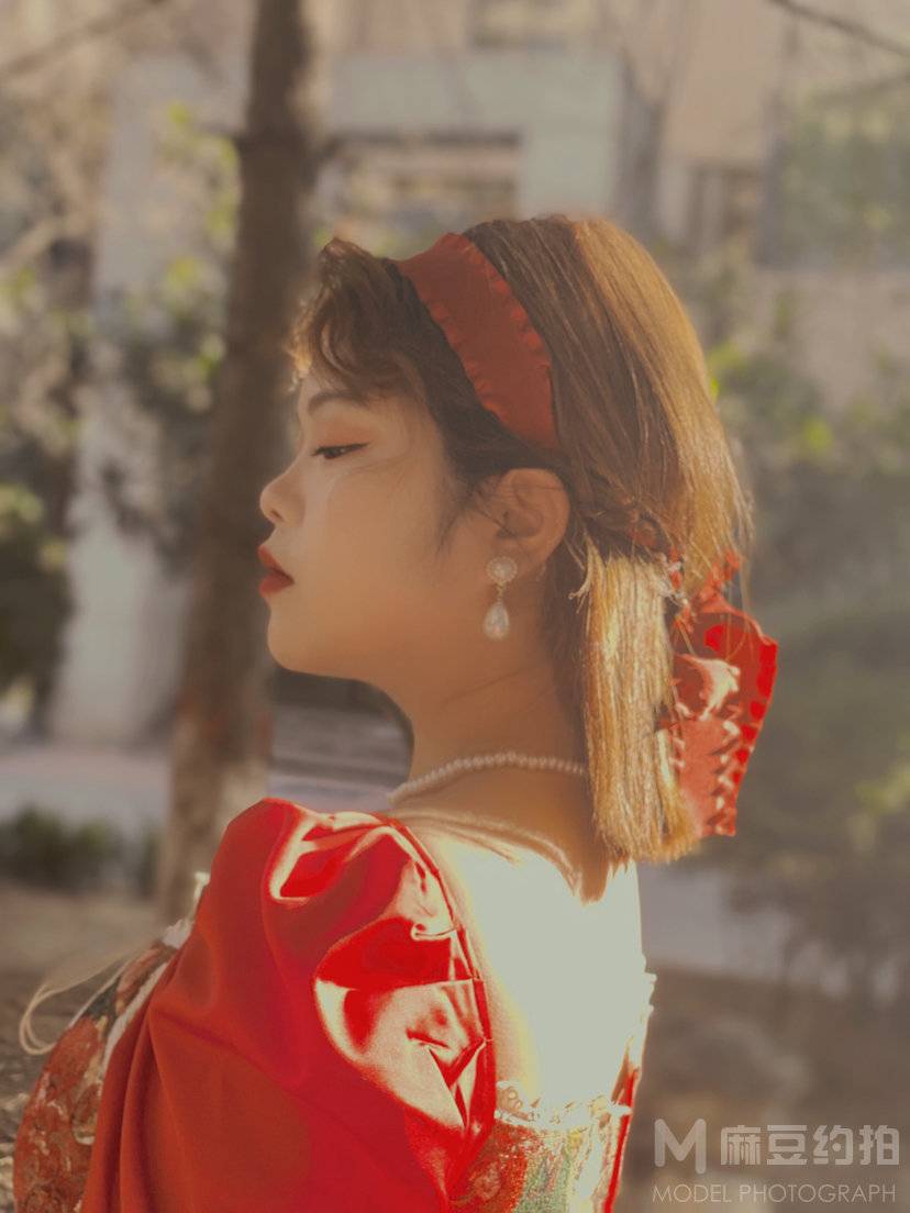 情绪模特