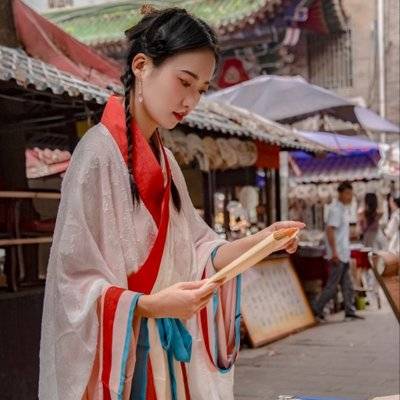 汉服模特