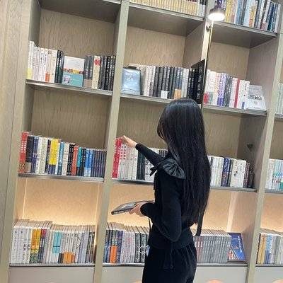 黑白模特