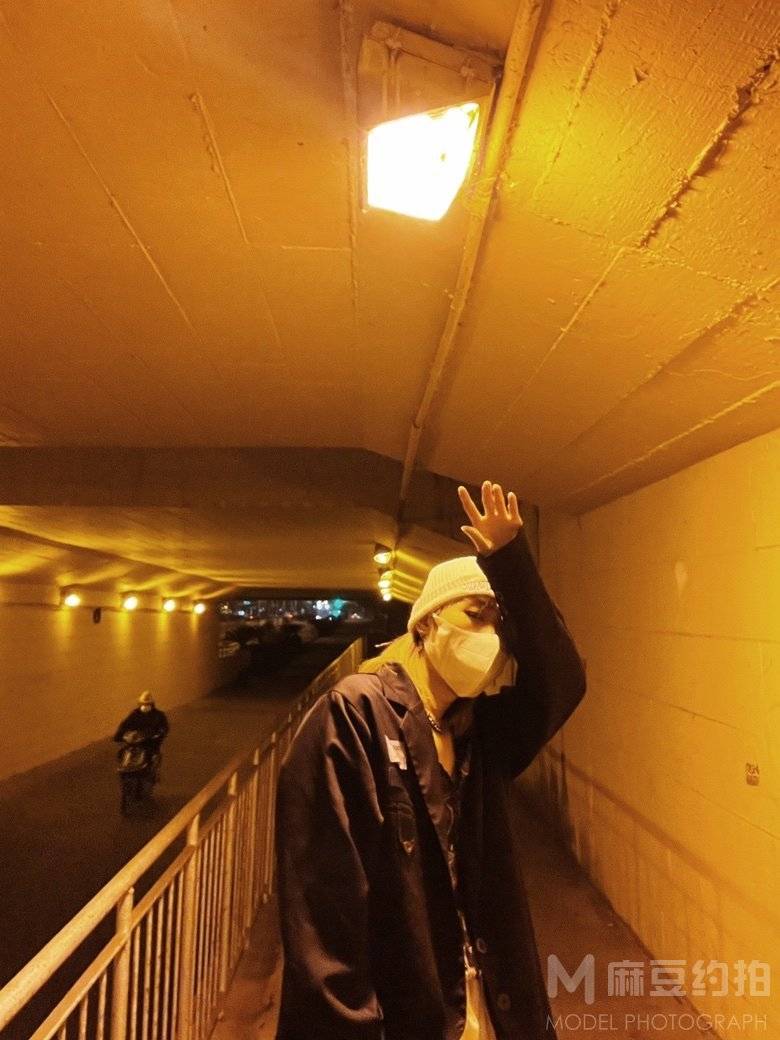 情绪模特