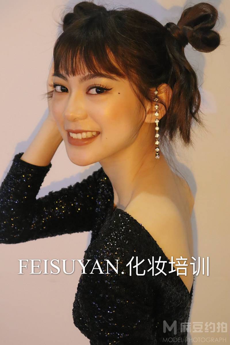 妆容模特