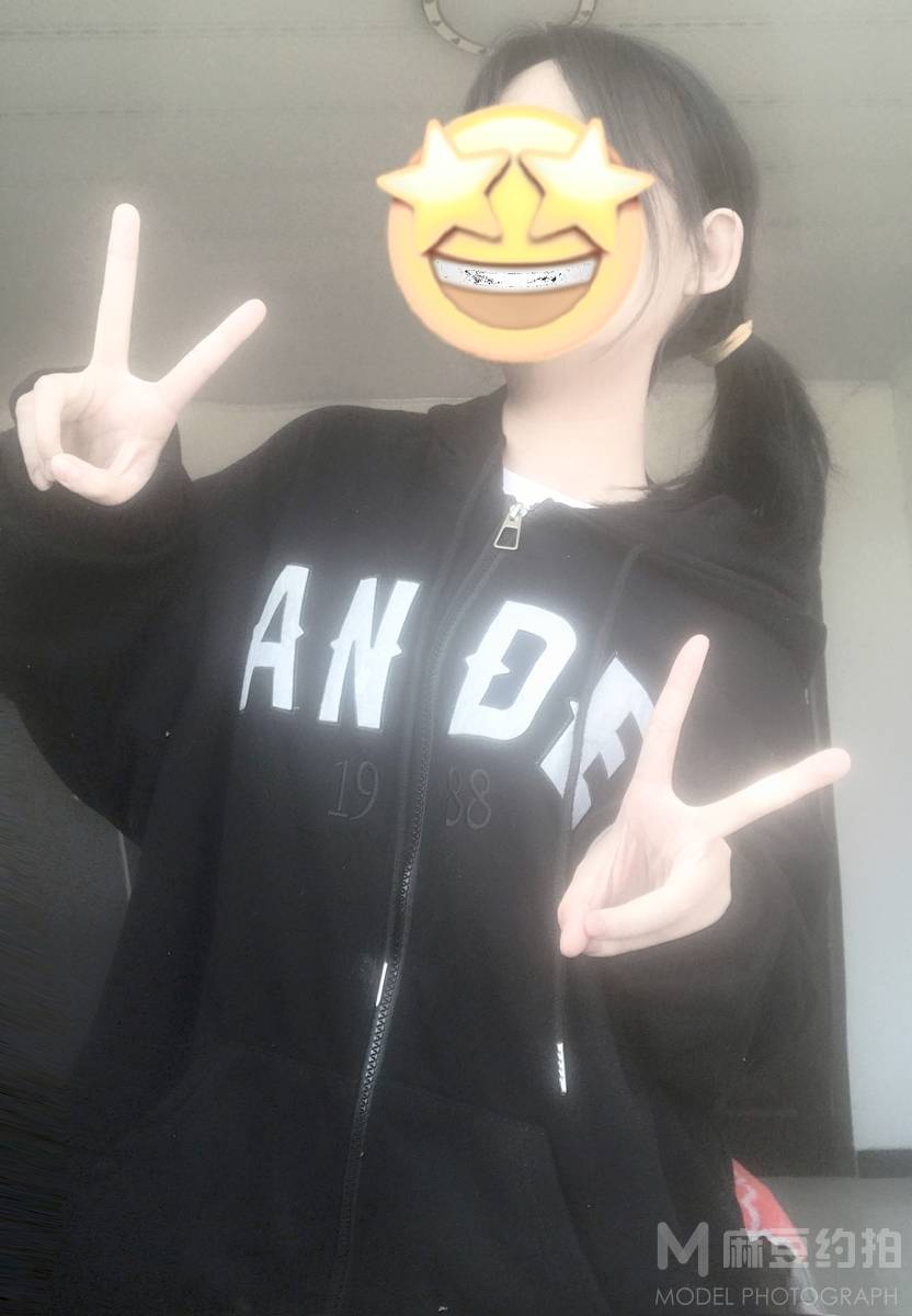 黑白模特