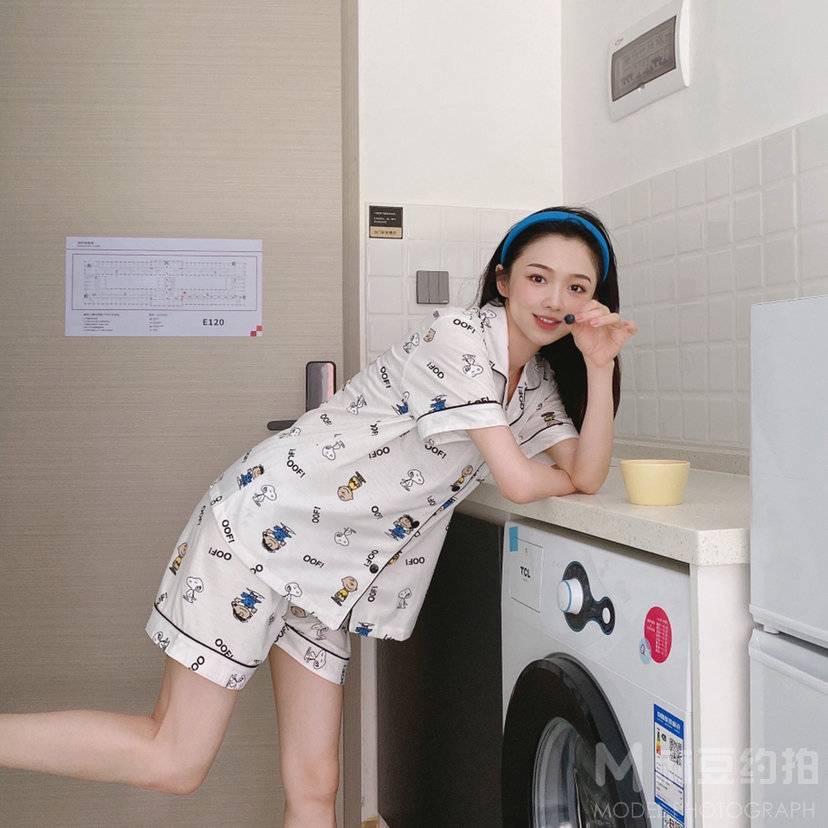 妆容模特