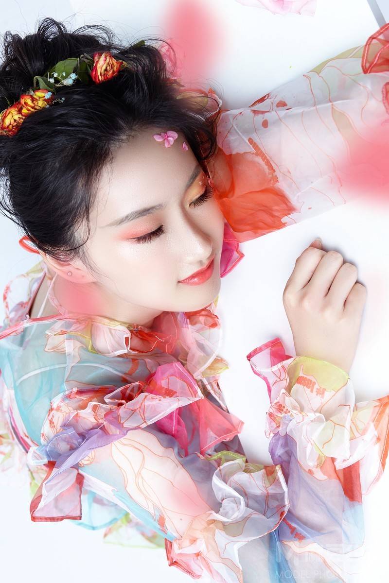 妆容模特