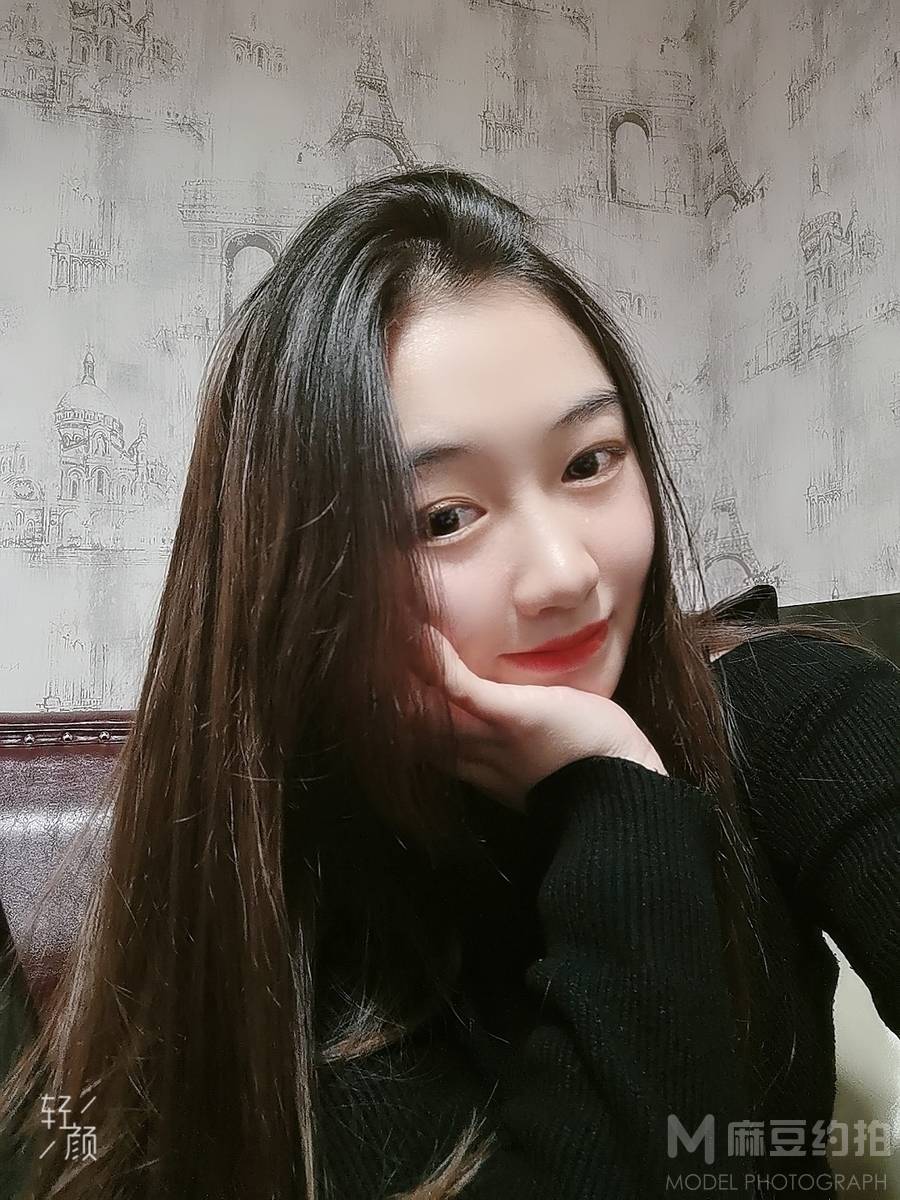 黑白模特