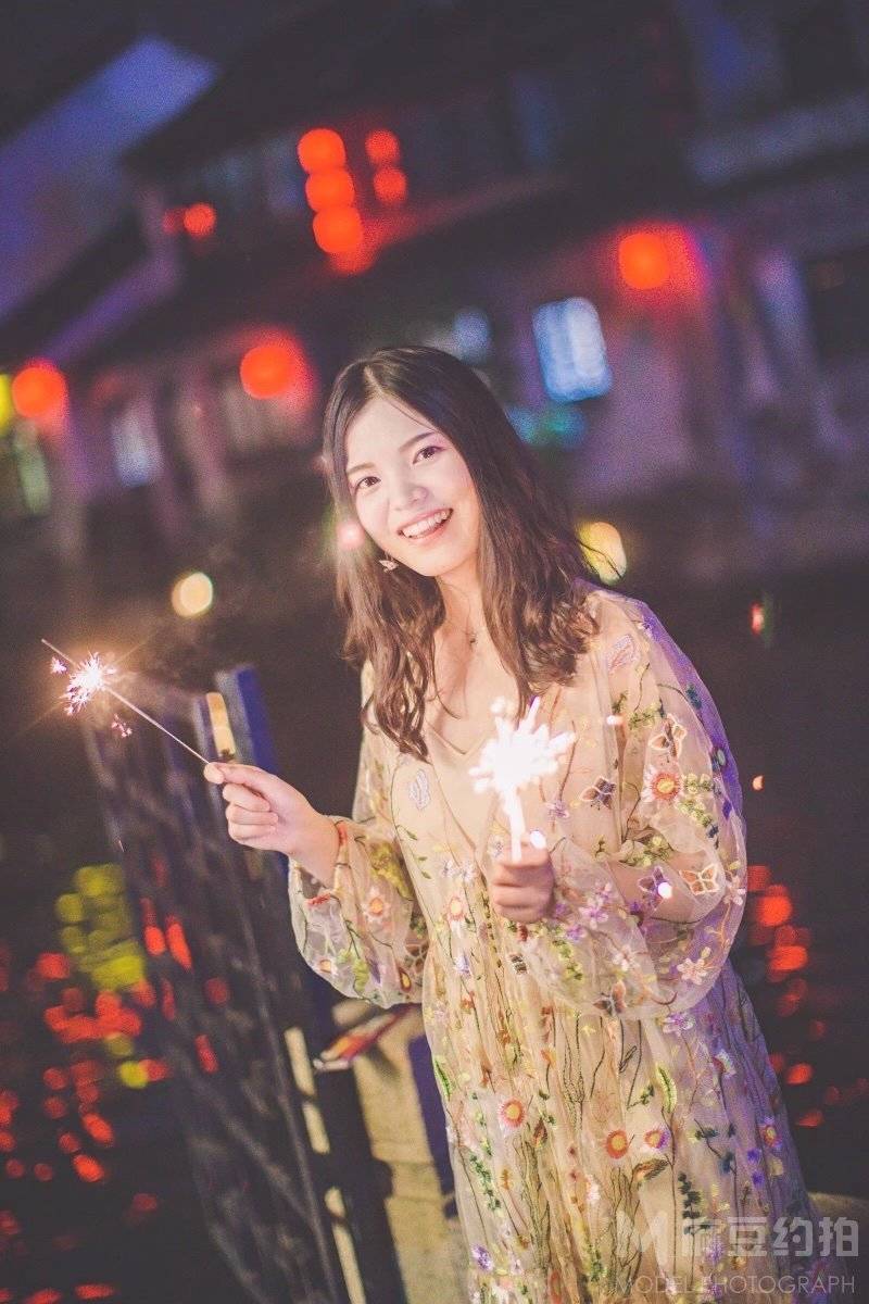 夜景模特