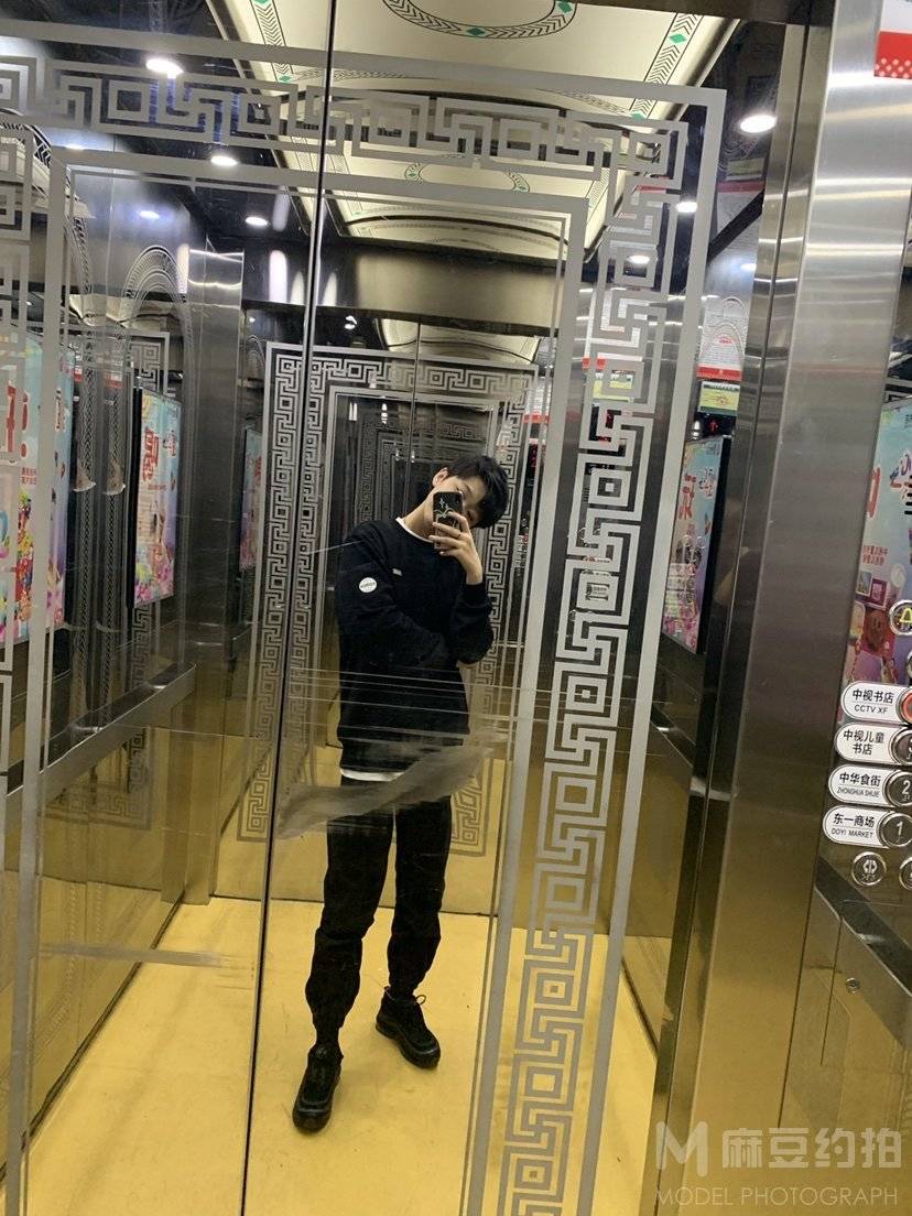 校园模特