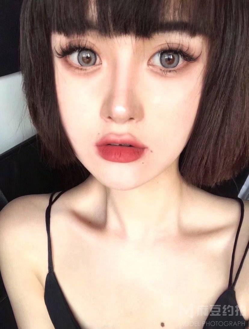 妆容模特