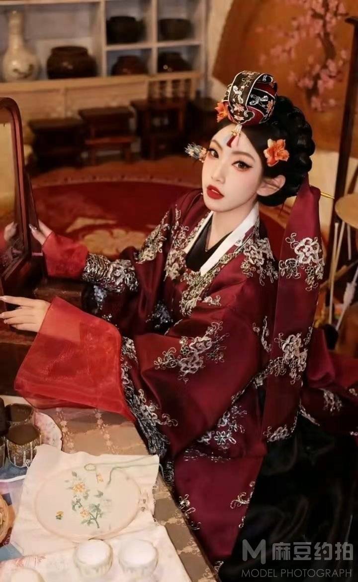 妆容模特