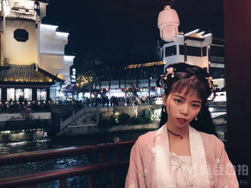 校园模特