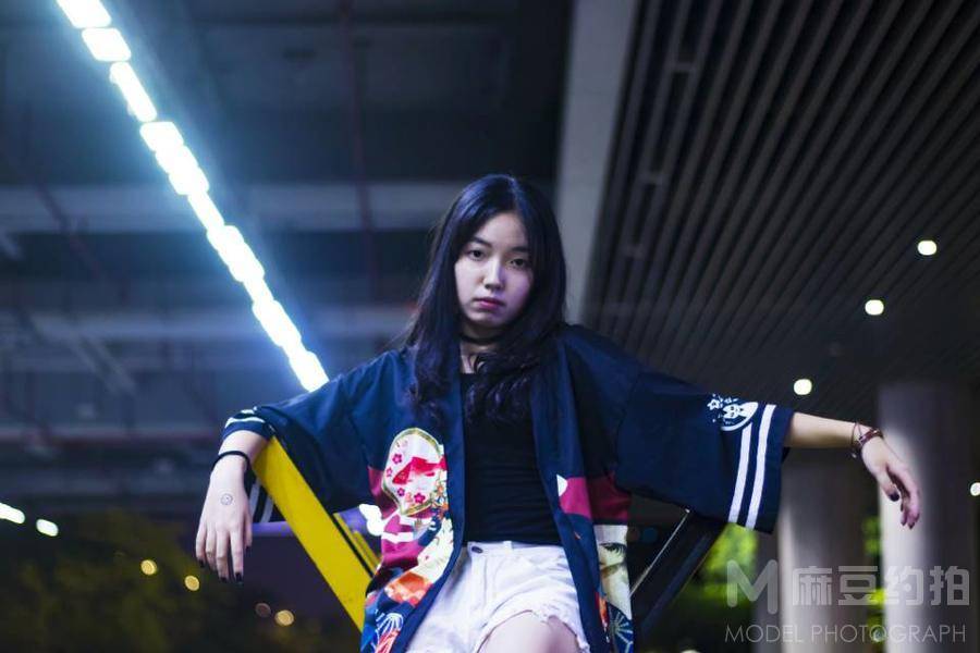 情绪模特