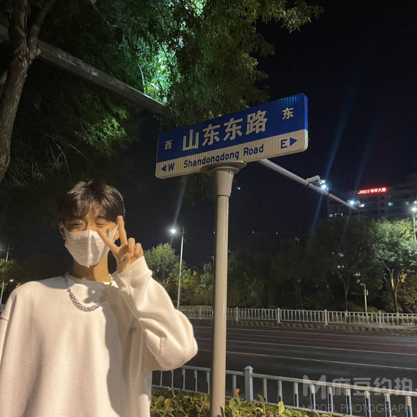 校园模特
