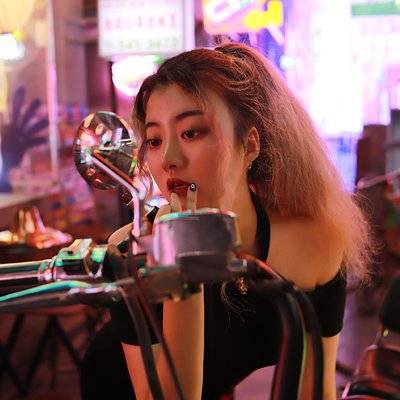 情绪模特