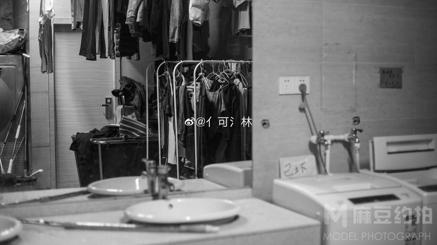 黑白模特