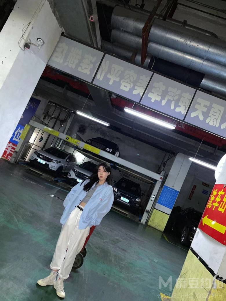 校园模特