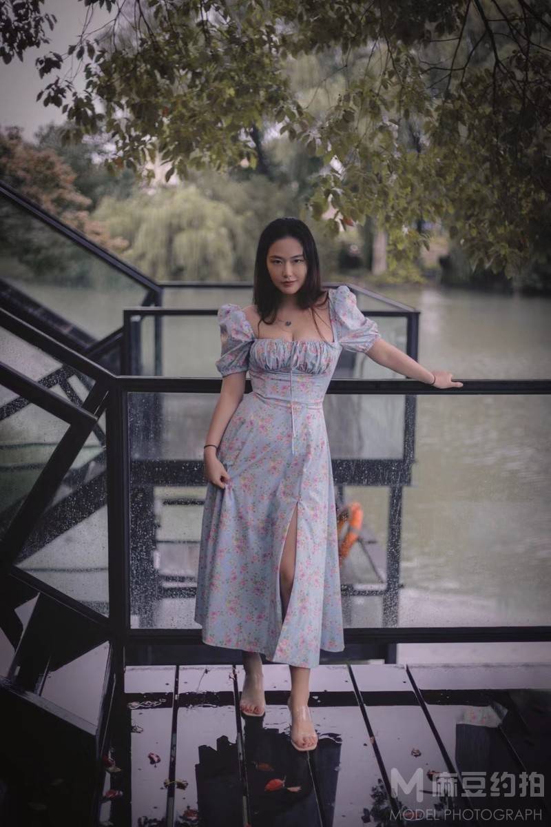 宝丽来模特