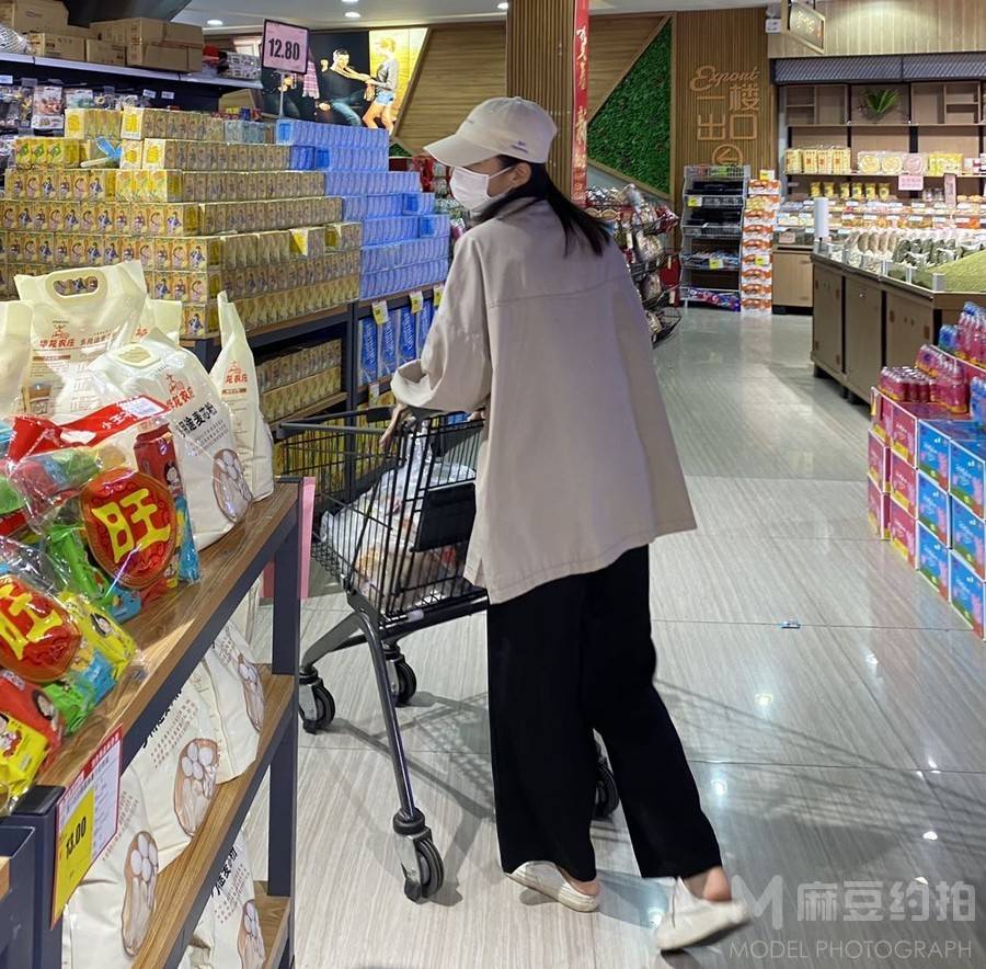 校园模特