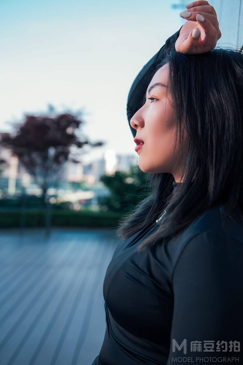 情绪模特