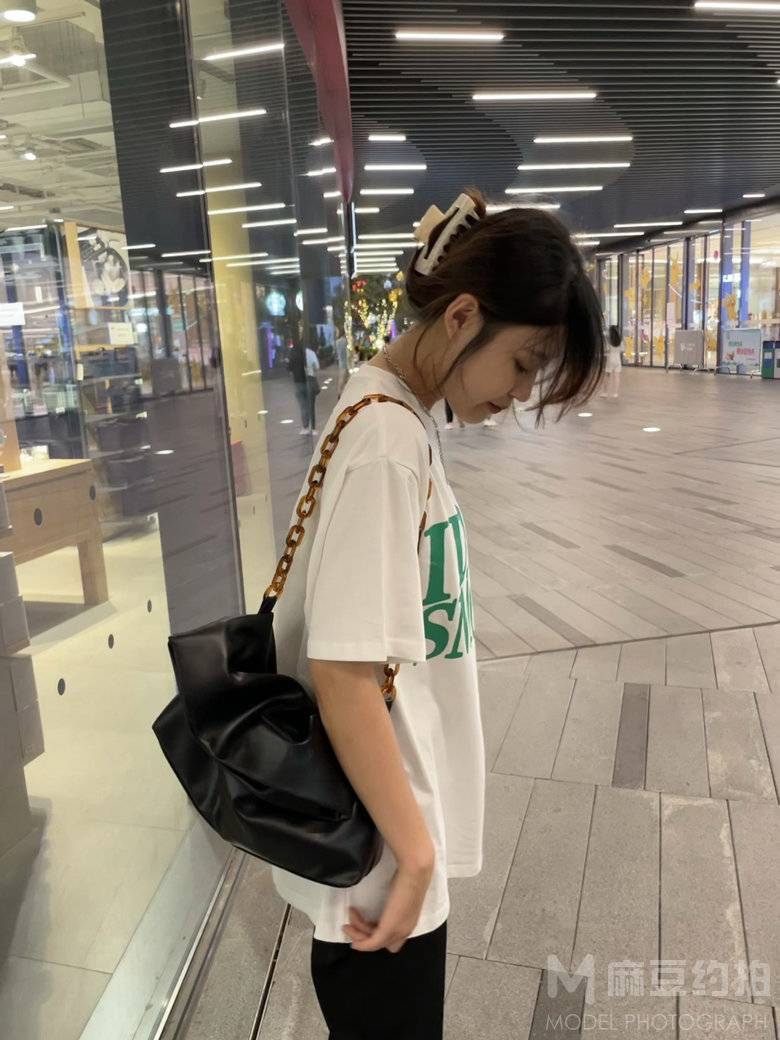 纪实模特