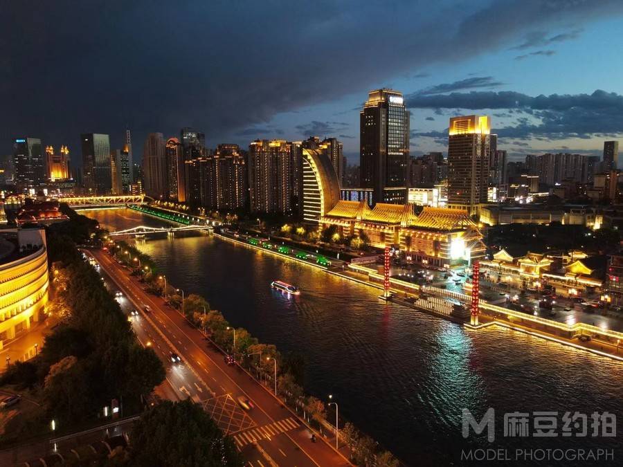 纪实模特