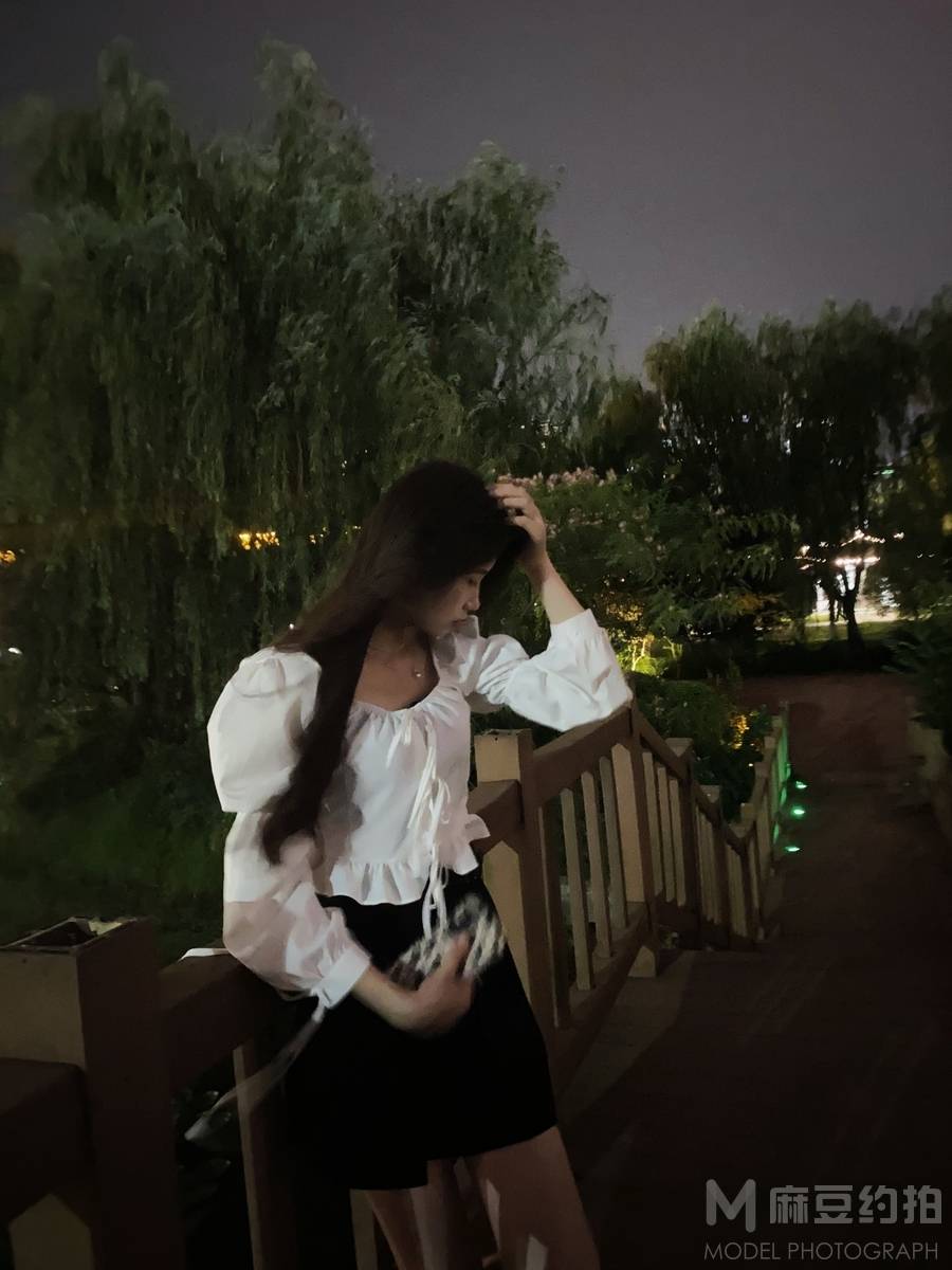 夜景模特