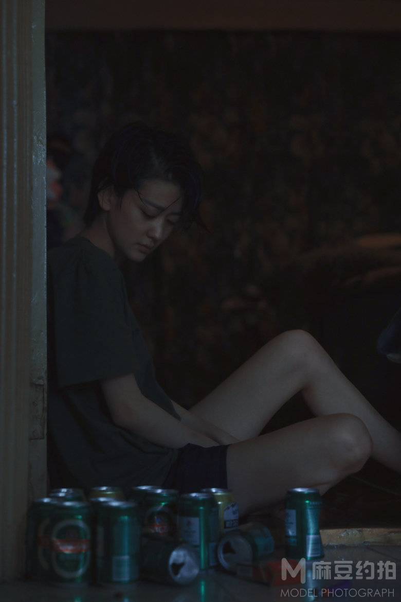 情绪模特