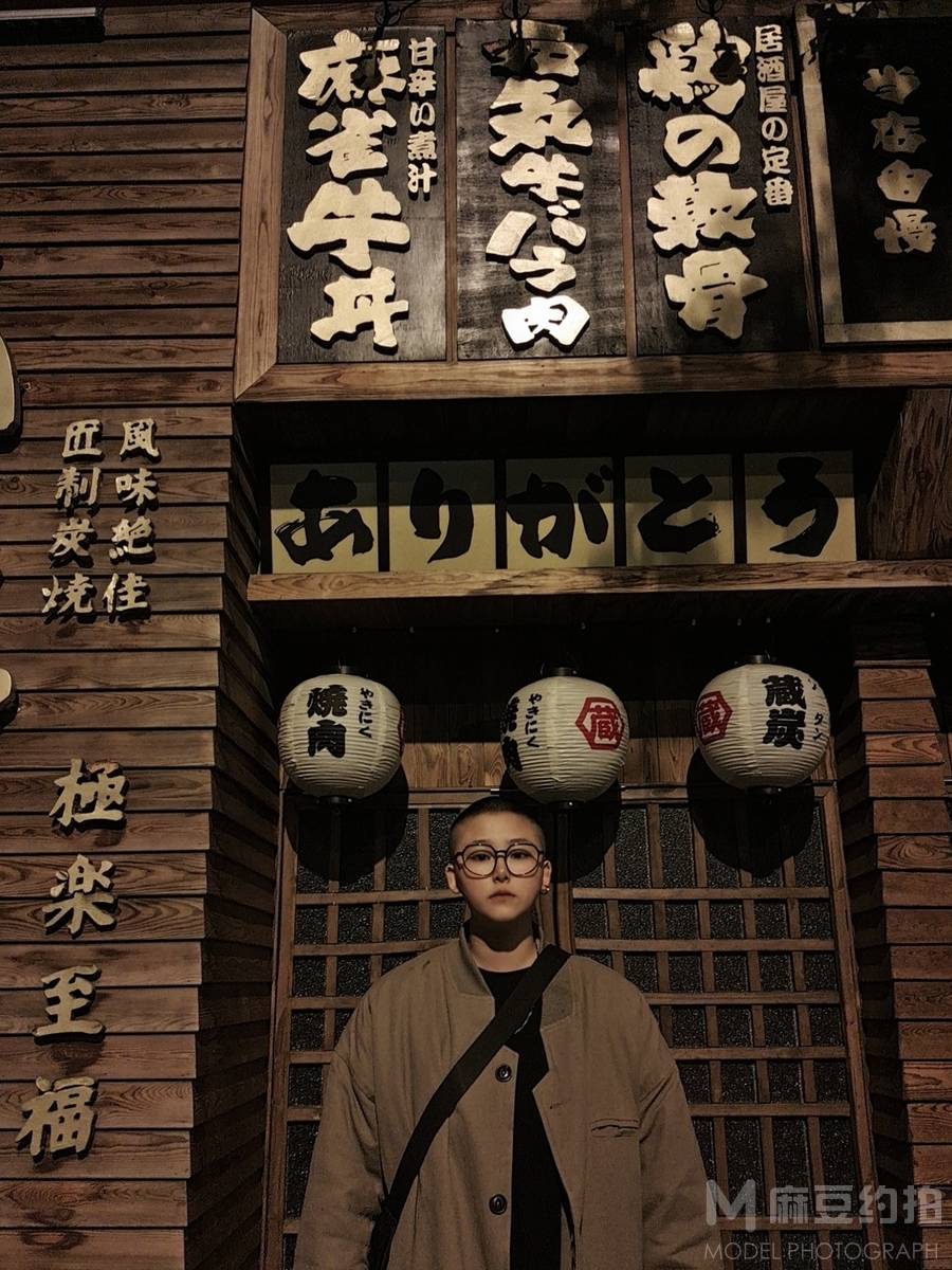 黑白模特