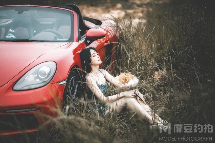 情绪模特