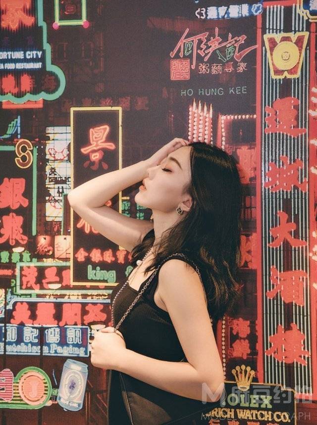 情绪模特