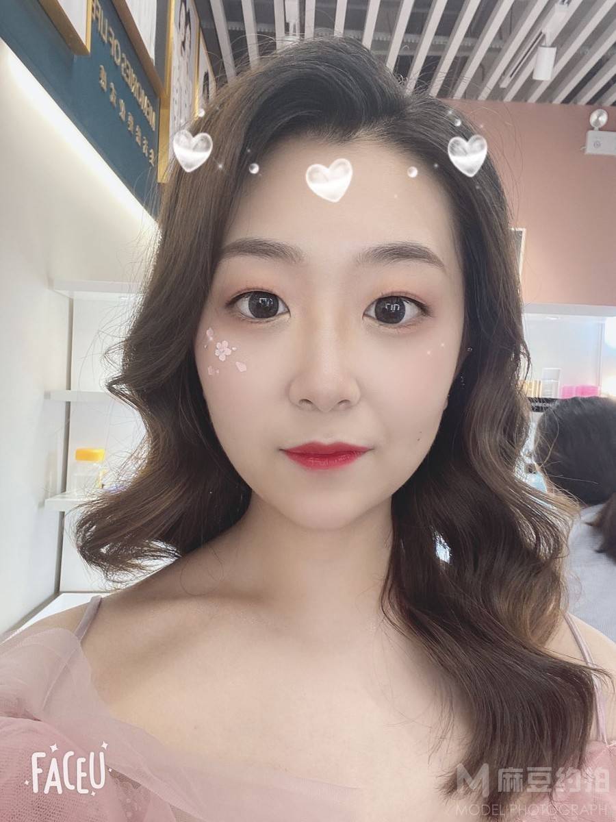 妆容模特