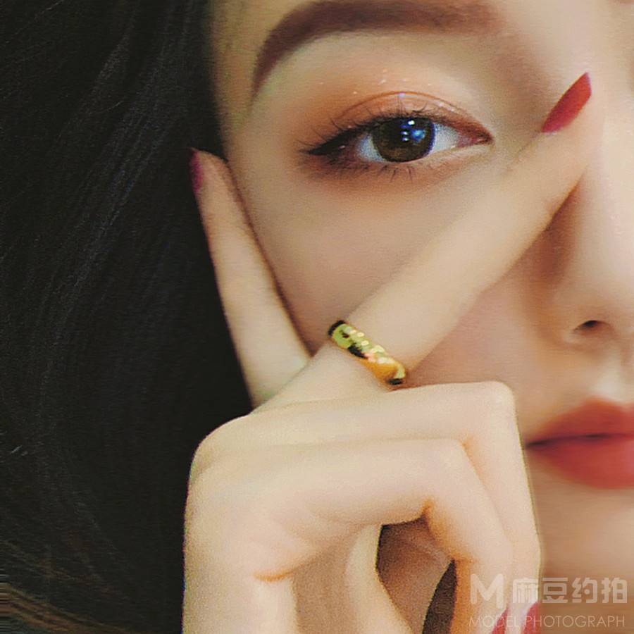 情绪模特