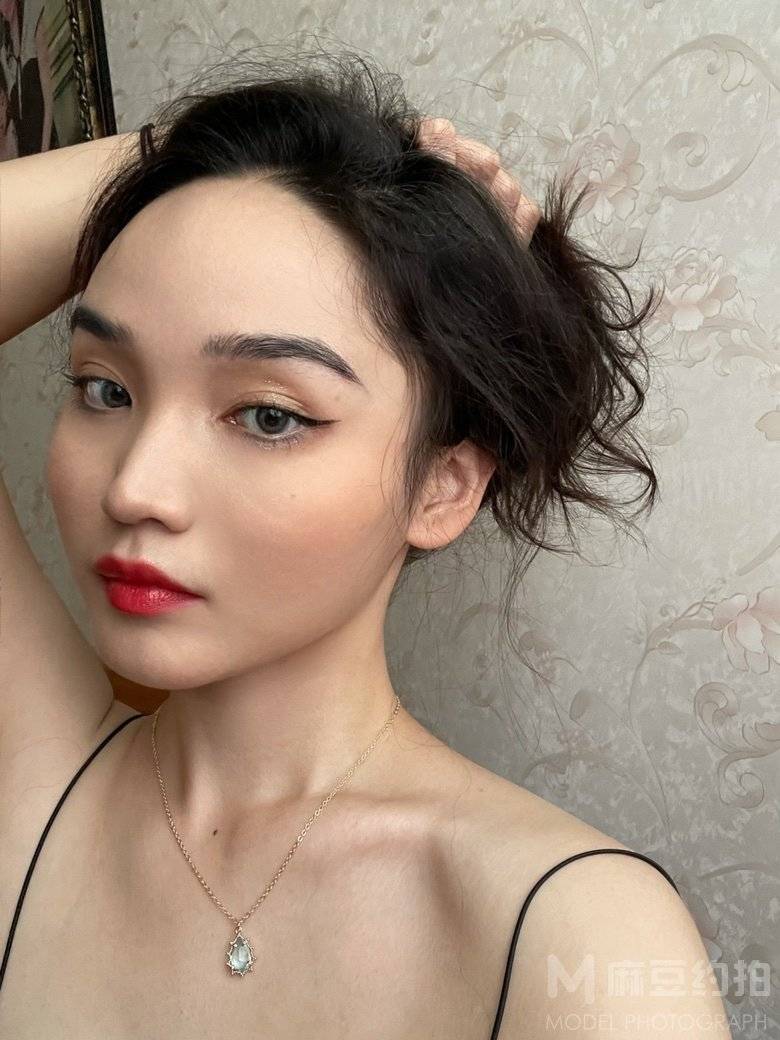 妆容模特