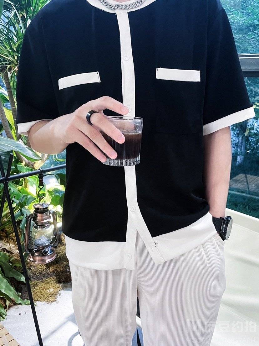 黑白模特