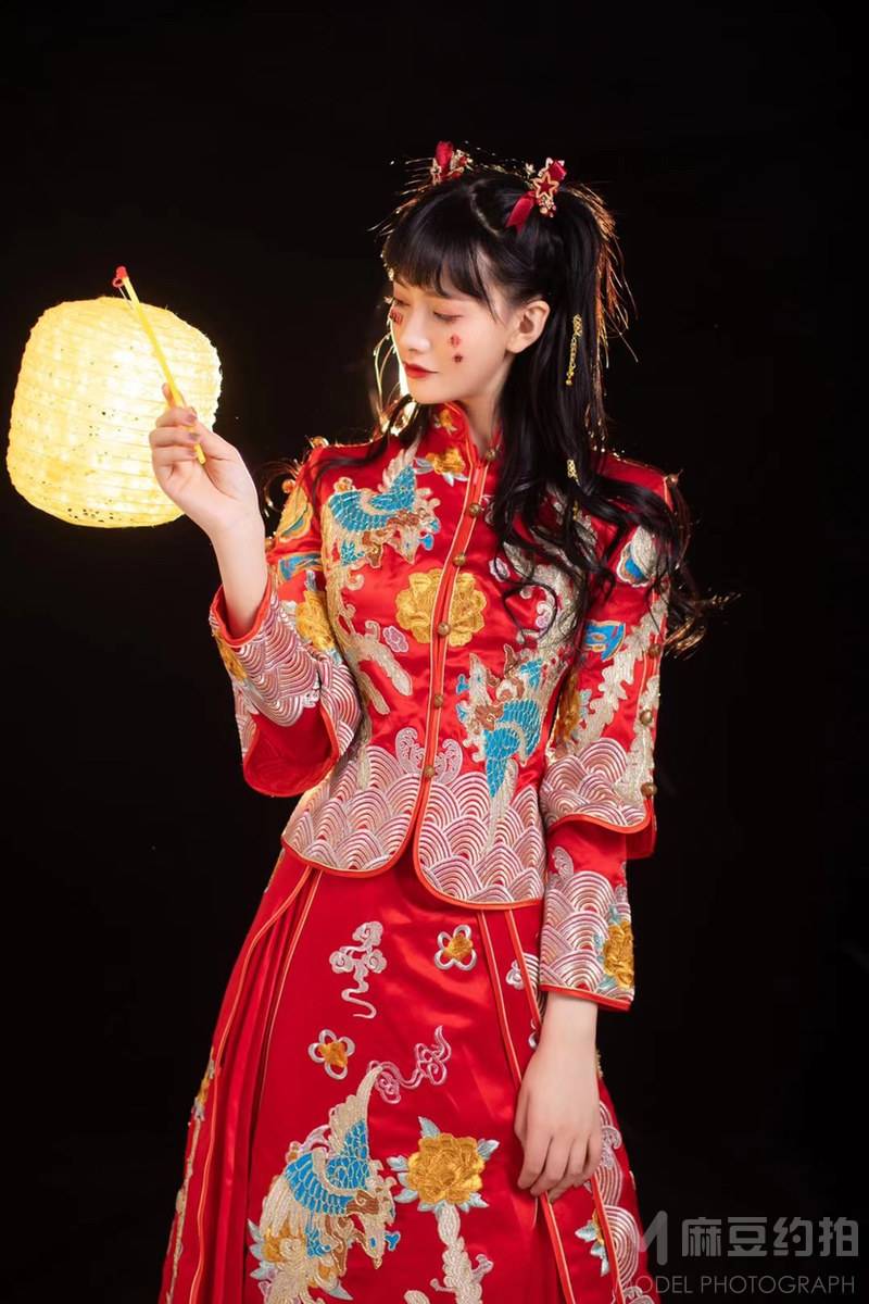 情绪模特