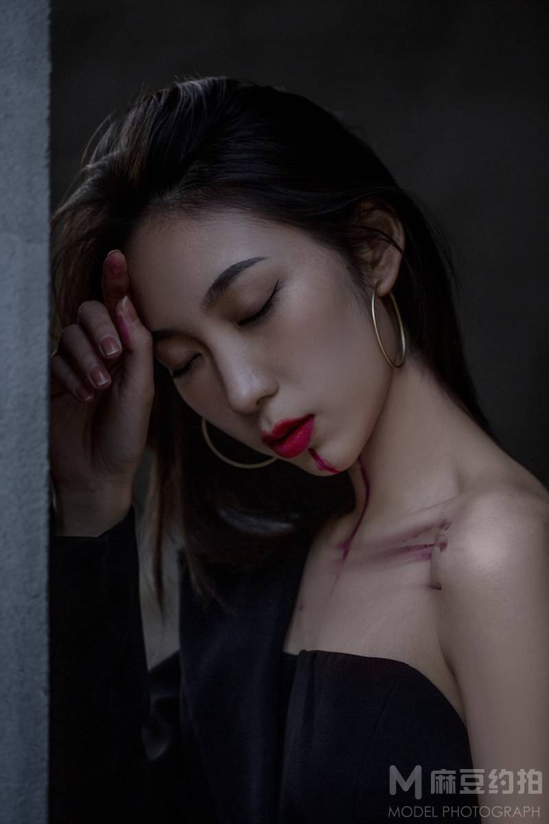 黑白模特