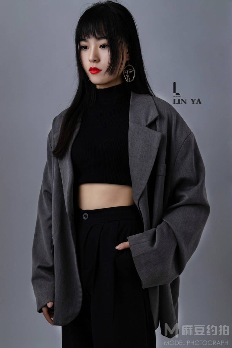 黑白模特