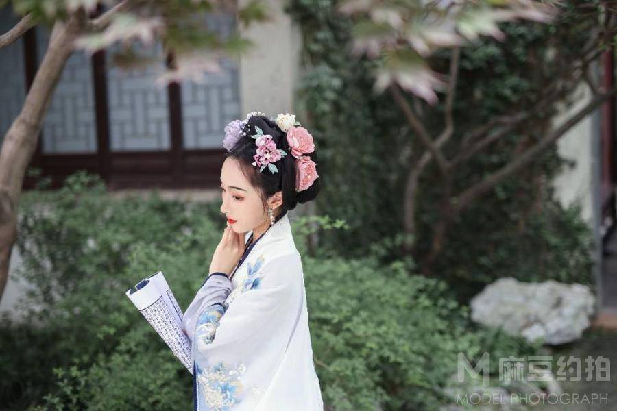 汉服模特