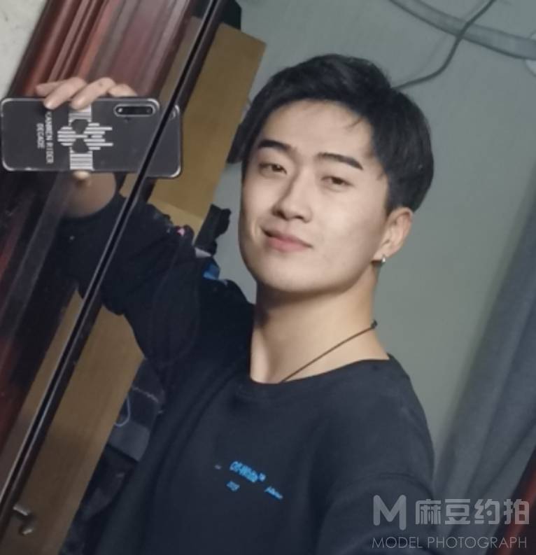 黑白模特