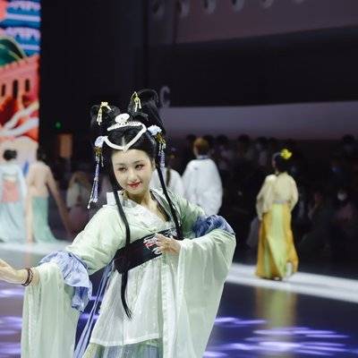 汉服模特