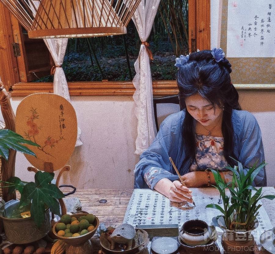 汉服模特