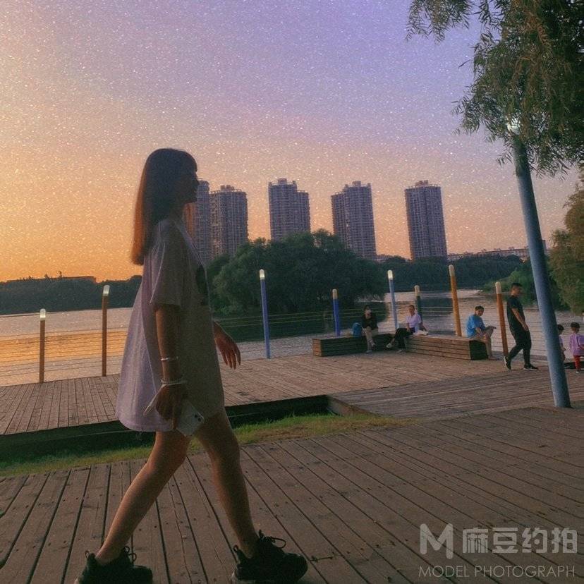 夜景模特