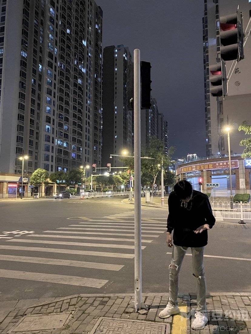 黑白模特