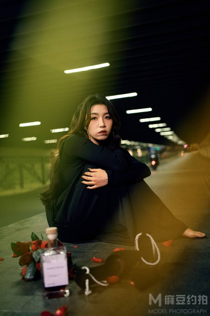 情绪模特